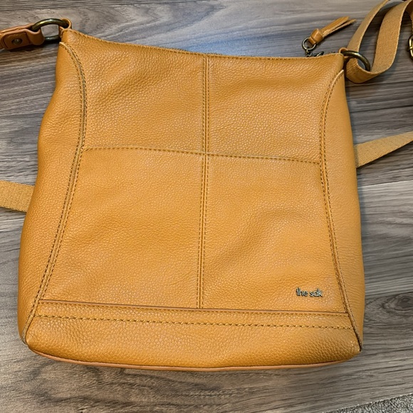 The Sak Pebbled Leather Golden Cognac Multi Pockets Zip Top Crossbody Handbag - Picture 4 of 17